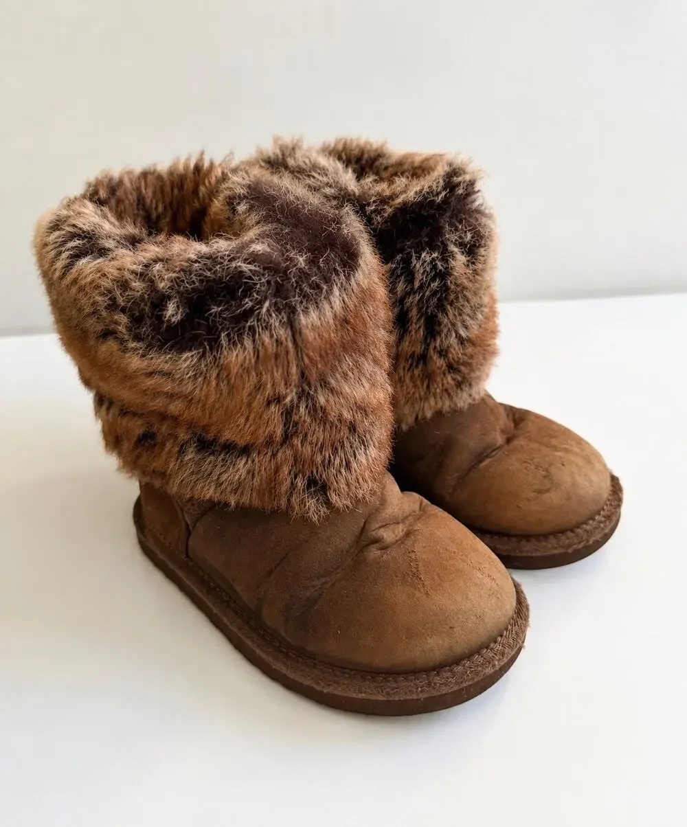 UGG Classic Short Shaggy in Chestnut Girls 3